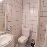 1 Apartment *