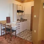 1 Apartment