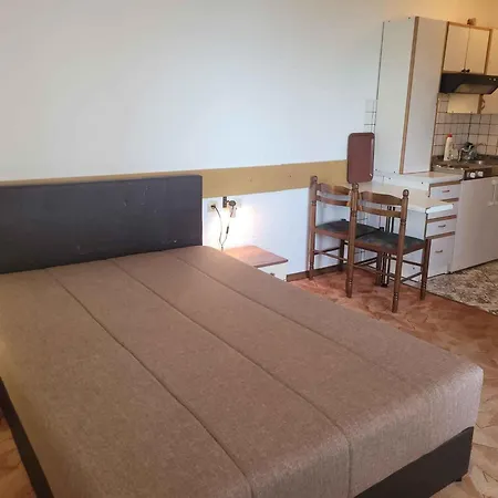 1 クレノヴィツァ