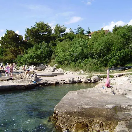 Apartament 1 *