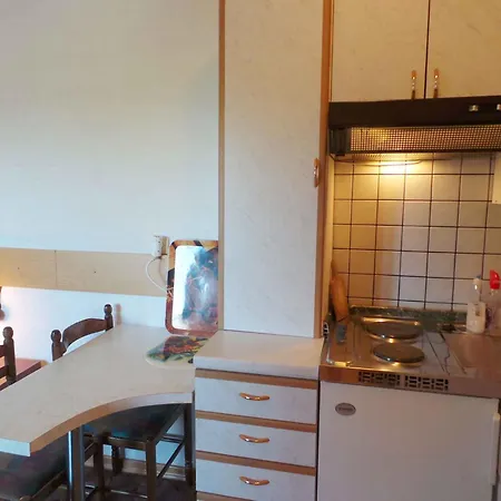 Apartament 1 *